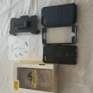 Otter Box Defender Phone Case with Belt Clip Holster Black w Box